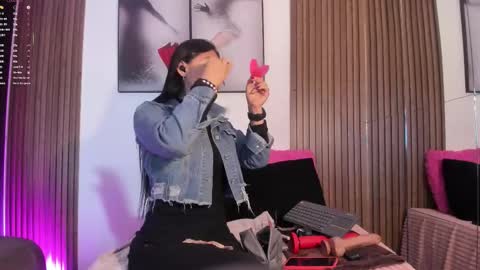 ella rouse online show from September 2025 12:18:01 PM