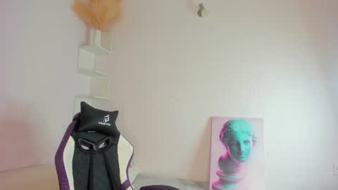 Snapshot of ella_starrr_ chatting on July 2026 01:25:02 AM Ella online show from July 2026 01:25:02 AM
