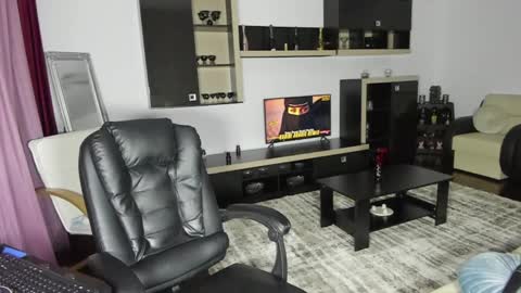 Ella online show from April 2026 08:31:01 PM