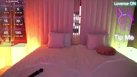 Ella online show from November 2025 11:15:01 PM