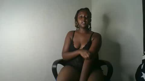 ellah-simone online show from May 2026 10:17:02 PM