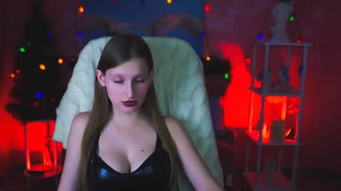 Snapshot of ellahorton chatting on December 2024 05:06:02 PM Ella online show from December 2024 05:06:02 PM