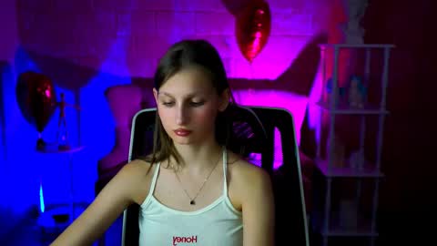 Snapshot of ellahorton chatting on March 2025 04:57:02 PM Ella online show from March 2025 04:57:02 PM