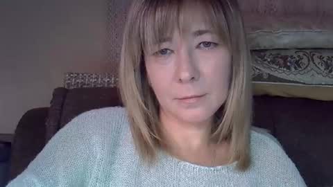 ellajohnsonx online show from September 2025 05:18:02 PM