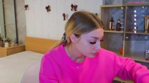 ellamilla online show from December 2024 05:37:02 AM