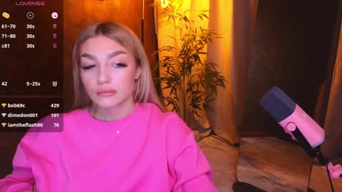 ellamilla online show from January 2025 11:41:02 AM