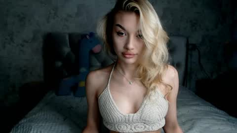 Snapshot of ellamilla chatting on April 2026 02:15:02 PM ellamilla online show from April 2026 02:15:02 PM