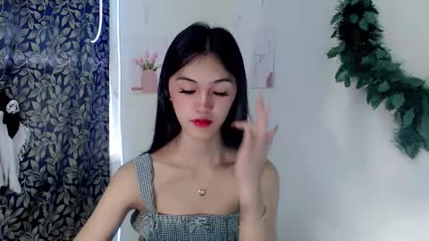 ELLA online show from November 2025 10:45:02 PM