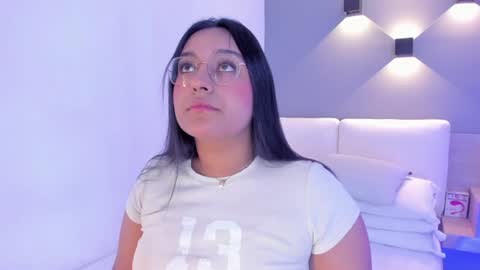 Ella online show from January 2025 05:02:01 AM