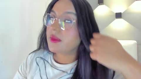 Ella online show from September 2025 10:59:02 AM