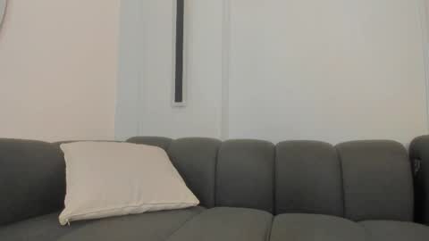 Ella online show from November 2025 11:24:01 AM