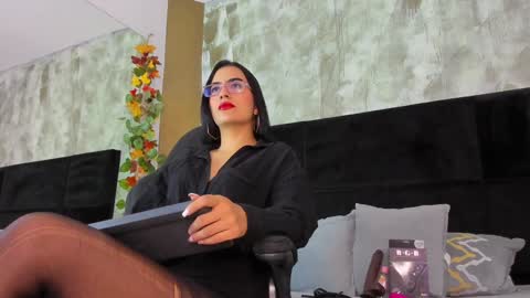  ella  online show from February 2025 11:23:02 AM