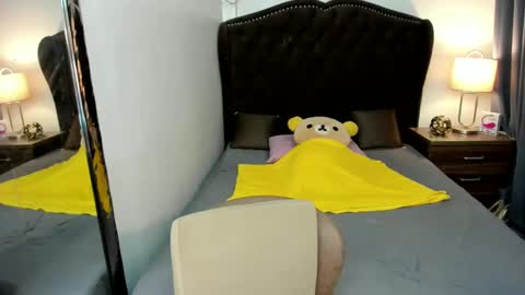 Snapshot of ellats_18 chatting on January 2025 03:36:02 PM Sophia online show from January 2025 03:36:02 PM