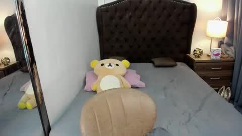 Snapshot of ellats_18 chatting on January 2025 10:30:01 AM Sophia online show from January 2025 10:30:01 AM