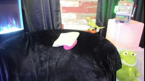 ELLE online show from February 2025 08:10:02 PM