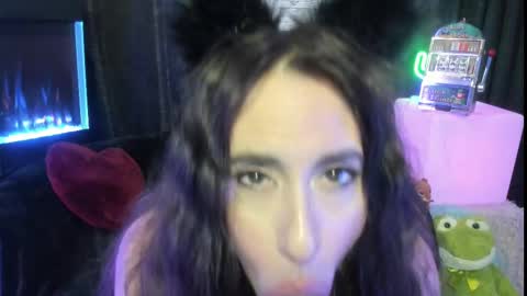 ELLE online show from February 2025 10:14:02 PM