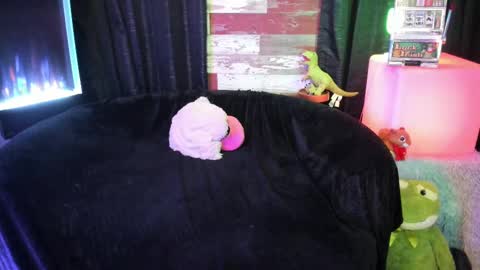 ELLE online show from October 2025 07:01:02 PM