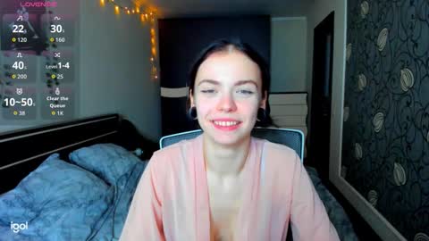 Snapshot of elle_blair chatting on October 2025 05:46:02 PM Luna online show from October 2025 05:46:02 PM