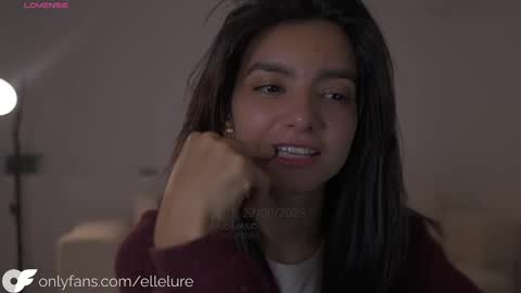 Linda Restrepo online show from October 2025 12:21:02 AM