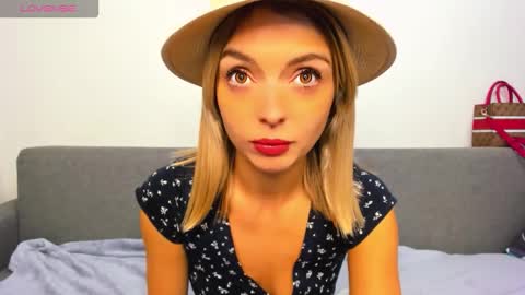 ellen_flow online show from October 2025 06:30:01 PM