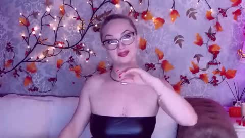 Elliana online show from October 2025 05:18:01 AM
