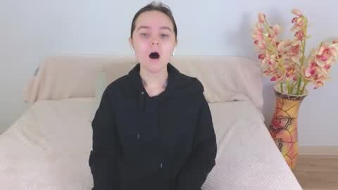 Snapshot of ellie_babyy chatting on February 2025 09:09:02 AM Ellie online show from February 2025 09:09:02 AM