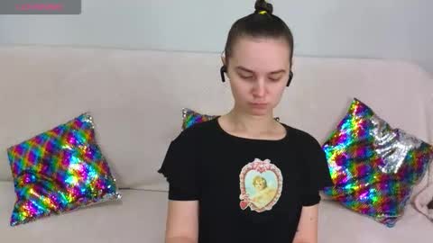 Snapshot of ellie_babyy chatting on October 2025 10:54:02 AM Ellie online show from October 2025 10:54:02 AM