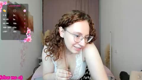 Snapshot of ellie_coy_ chatting on October 2025 07:28:01 AM Ellie online show from October 2025 07:28:01 AM