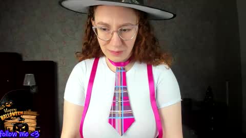 Snapshot of ellie_coy_ chatting on October 2025 07:23:02 AM Ellie online show from October 2025 07:23:02 AM