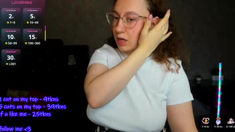 Snapshot of ellie_coy_ chatting on November 2025 12:14:02 PM Ellie online show from November 2025 12:14:02 PM