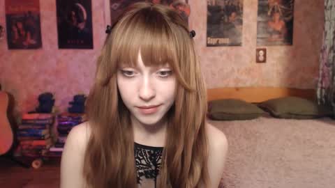 Snapshot of ellie_friendly chatting on March 2026 12:18:02 AM ellie_friendly online show from March 2026 12:18:02 AM