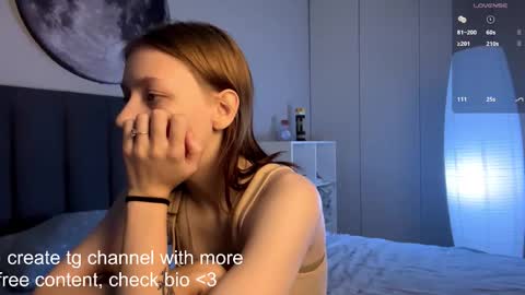 Snapshot of ellie_hollow chatting on October 2025 07:03:02 AM Ellie online show from October 2025 07:03:02 AM