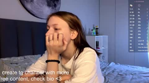 Snapshot of ellie_hollow chatting on November 2025 07:00:01 AM Ellie online show from November 2025 07:00:01 AM