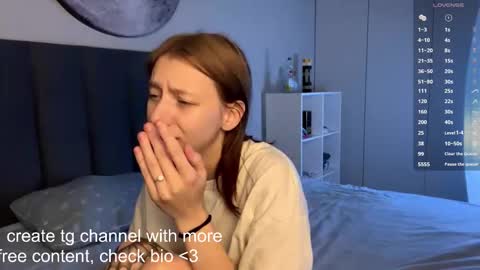 Snapshot of ellie_hollow chatting on November 2025 07:20:02 AM Ellie online show from November 2025 07:20:02 AM