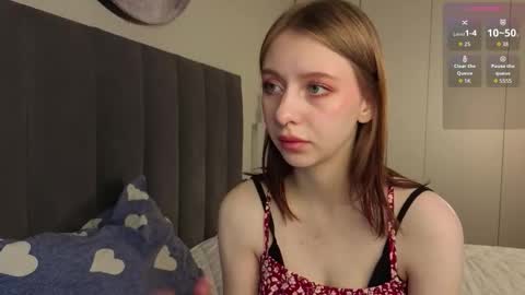 Snapshot of ellie_hollow chatting on November 2025 07:19:01 AM Ellie online show from November 2025 07:19:01 AM