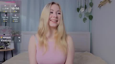 Snapshot of ellie_hollow chatting on January 2026 09:25:02 AM Ellie online show from January 2026 09:25:02 AM