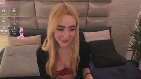 Snapshot of ellieadeline chatting on June 2026 04:06:01 AM ellieadeline online show from June 2026 04:06:01 AM