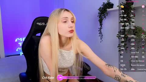 Snapshot of elliefrost chatting on February 2025 09:49:01 PM elliefrost online show from February 2025 09:49:01 PM