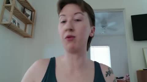 Ellie Rowyn online show from April 2026 07:58:01 PM