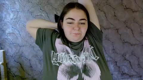 Ellie online show from October 2025 05:05:02 AM