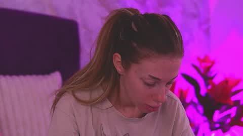 EllinaNuria online show from March 2026 04:38:02 AM