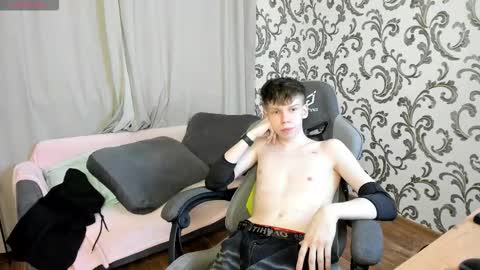 elliot_mars_ online show from October 2025 05:24:02 PM