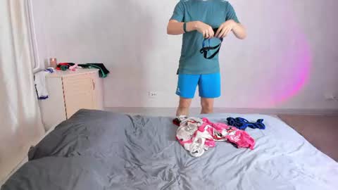 elliot_winki online show from July 2026 08:04:01 PM