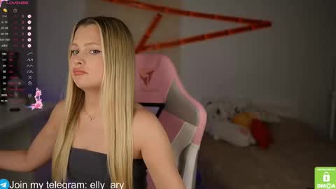 elly_ary online show from October 2025 05:08:02 PM