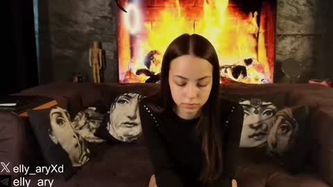 elly_ary online show from February 2026 12:41:02 AM