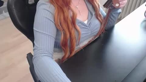 Elly online show from November 2025 09:42:01 AM