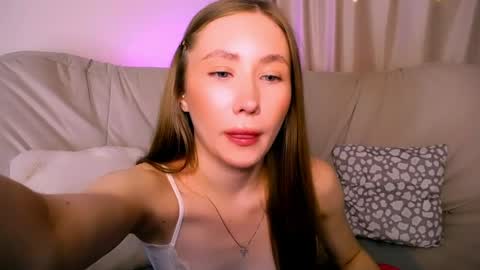  Elly  online show from April 2026 03:10:02 AM