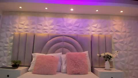Ellye online show from May 2026 11:40:01 AM