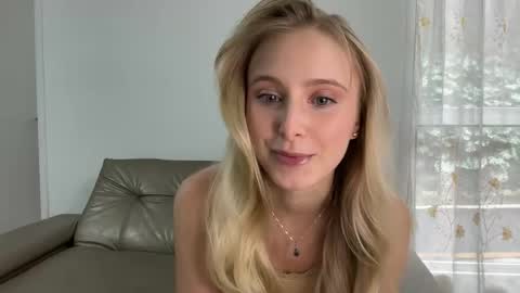 ellykeyofficial online show from June 2026 07:36:01 PM