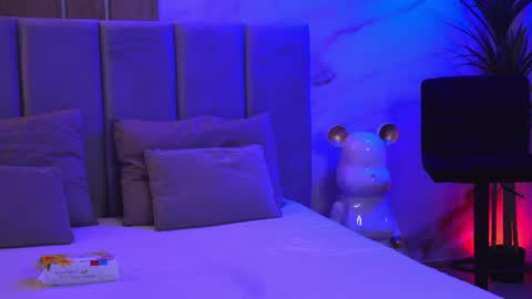 Elly online show from April 2026 05:43:01 PM